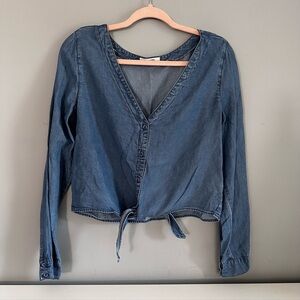 BB DAKOTA Blue Denim Style, V Neck, Cropped Shirt, Tie Front, Long Sleeves Sz M